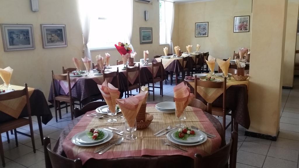 Hotel Eleonora Rimini Dış mekan fotoğraf